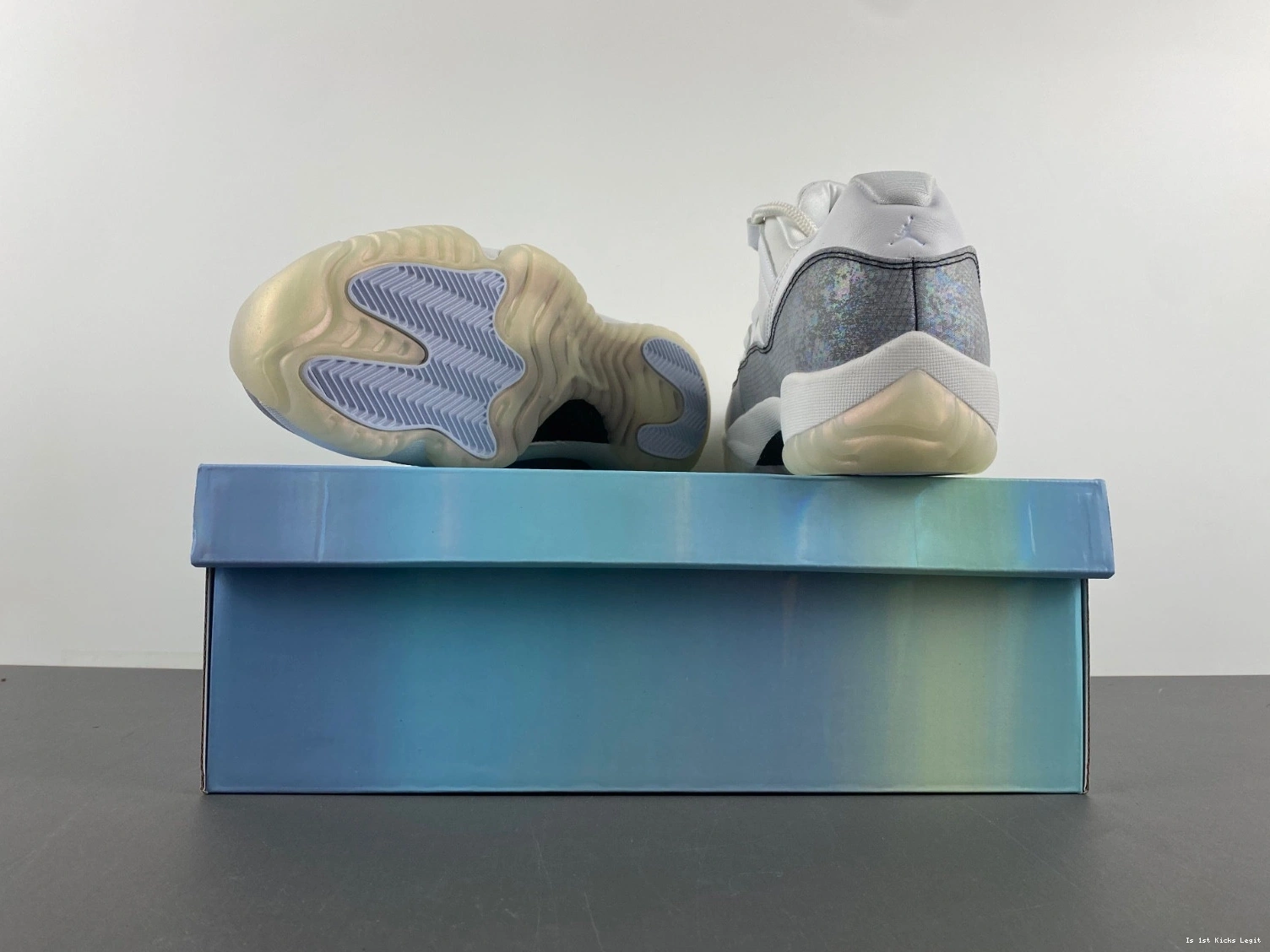 Year Low Snake Jordan CNY of the 11 HQ7000-001 Air 1110